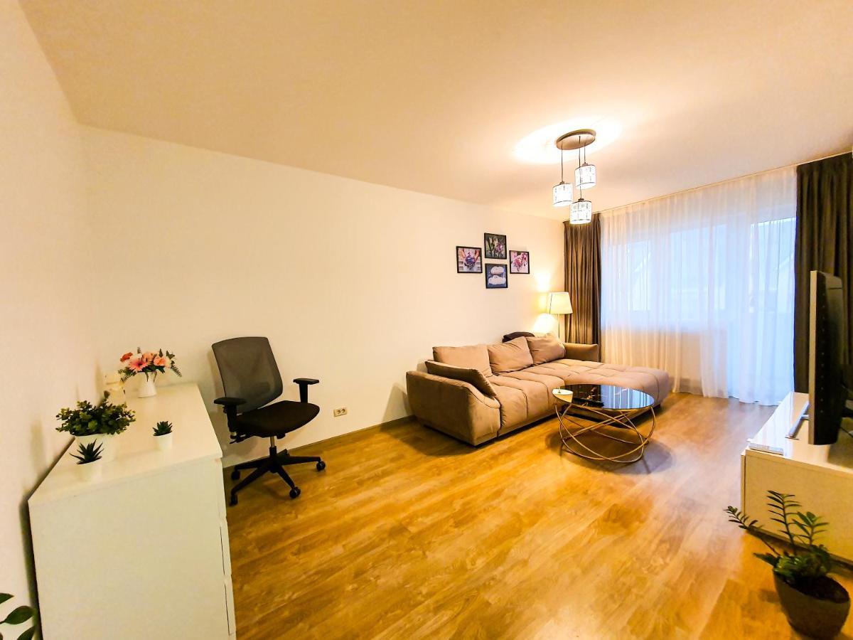 Luxurious Retreat 1Br Apartment With Netflix, Private Parking And Self Check In Popesti-Leordeni المظهر الخارجي الصورة