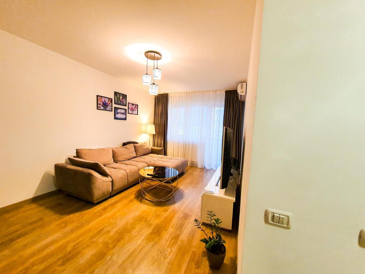Luxurious Retreat 1Br Apartment With Netflix, Private Parking And Self Check In Popesti-Leordeni المظهر الخارجي الصورة